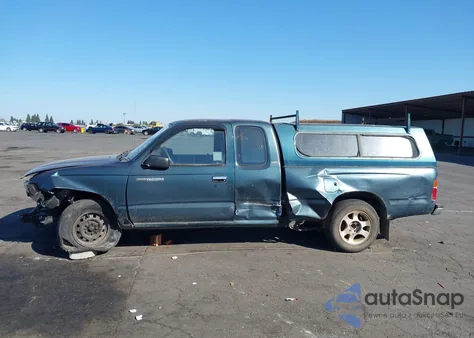 1998 Toyota Tacoma z USA, uszkodzony, nr VIN 4TAVL52N6WZ048248